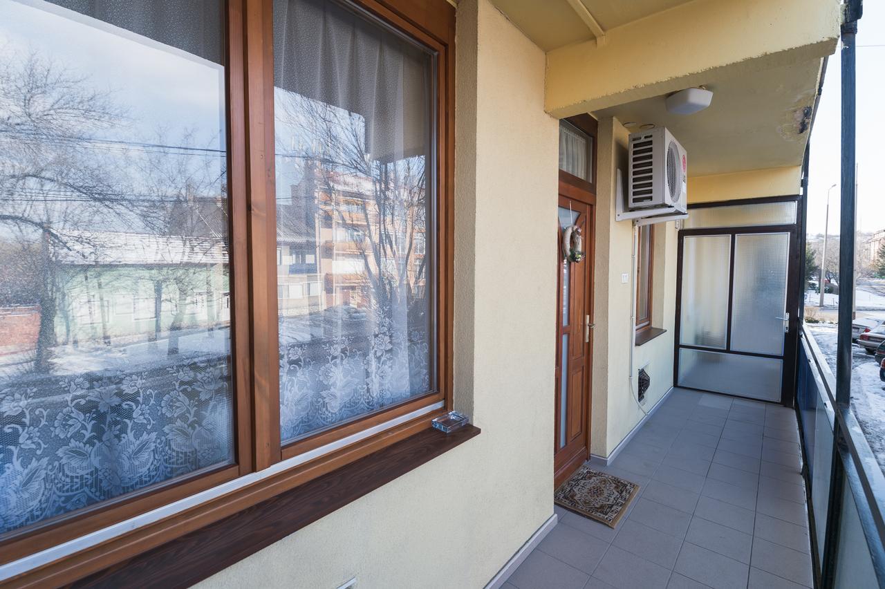 Lujzi Apartman Егер Екстериор снимка