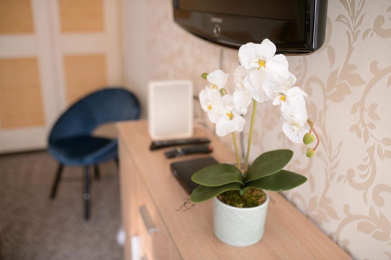Lujzi Apartman Егер Екстериор снимка