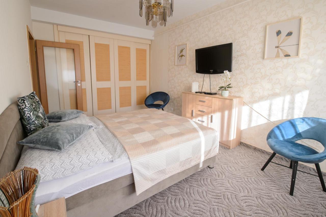 Lujzi Apartman Егер Екстериор снимка