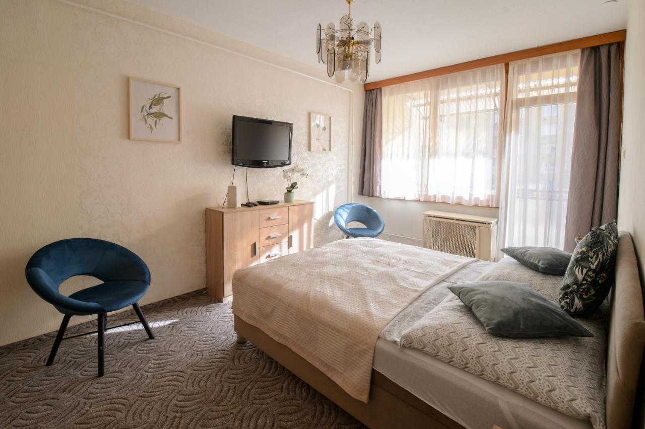 Lujzi Apartman Егер Екстериор снимка